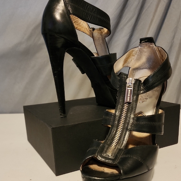Michael Kors Black Stiletto Heels with Gladiator Design - Picture 1 of 8